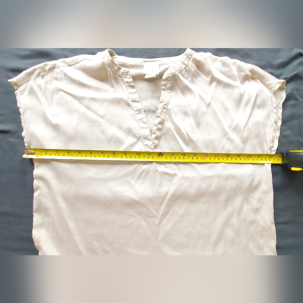 Women's blouse by the American brand Joie — 100% silk - Picture 7 of 9